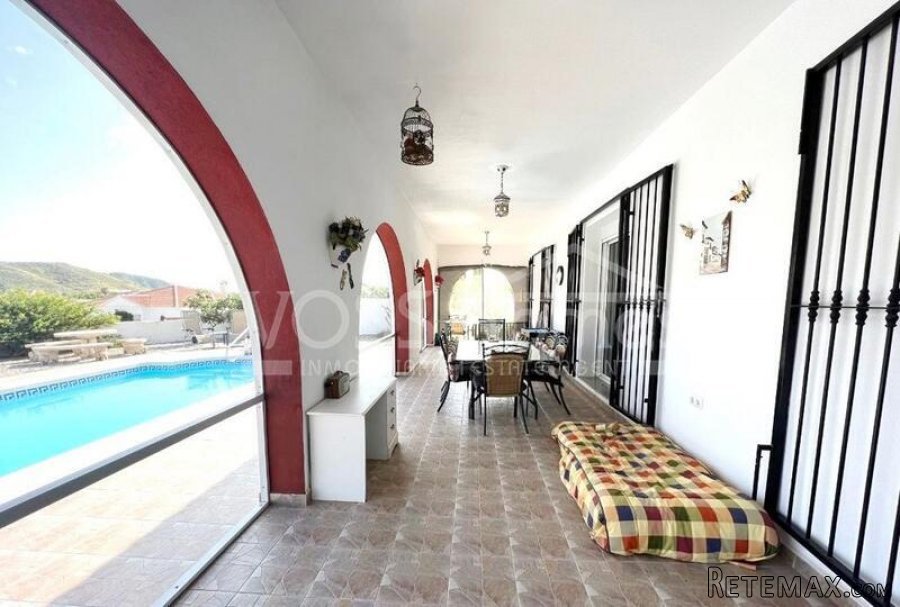NEW TO VOSS HOMES - A spacious, traditional style villa for.. - 5