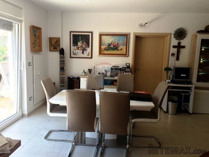 Pula, Fažana: Lijepa kuća sa dva dva apartmana, 450 m od... - 4