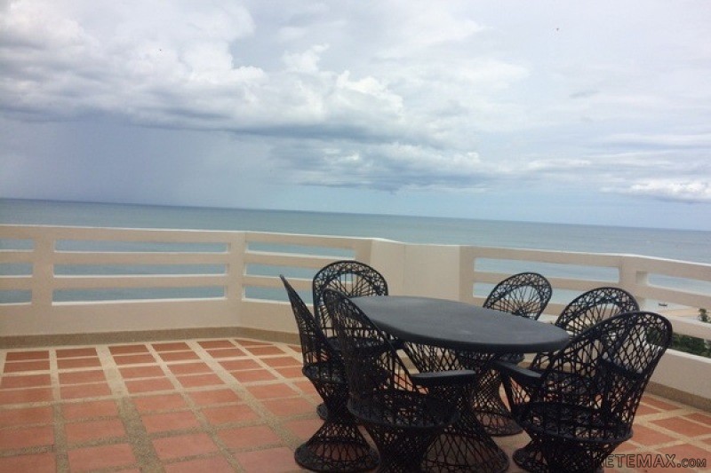 1 Bed Beachfront Condo At Hua Hin Condo..