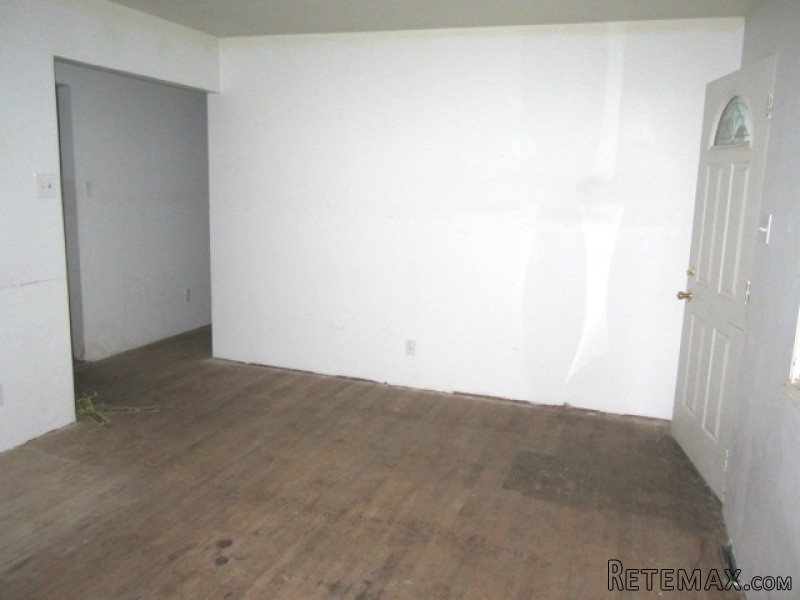 807 Woodland Ave Burlington, NJ, 08016.. - 2