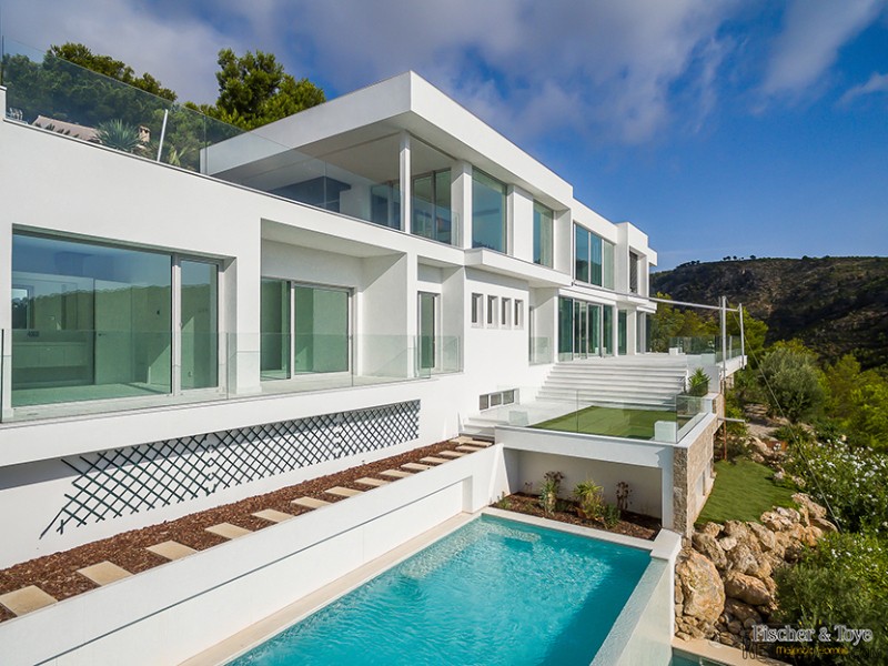 Luxury Villa With Stunning Sea View In..