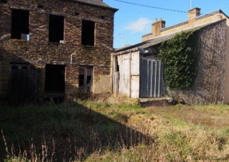 House and Outbuildng to Renovate