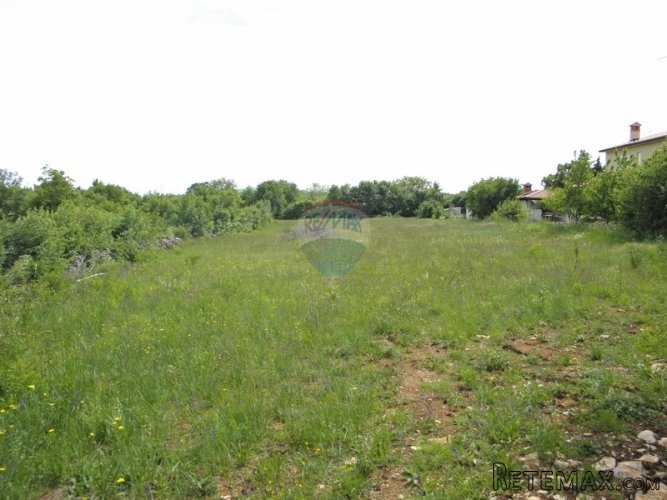 Istočna Istra, građevinsko zemljište za gradnju 5 kuća za... - 4