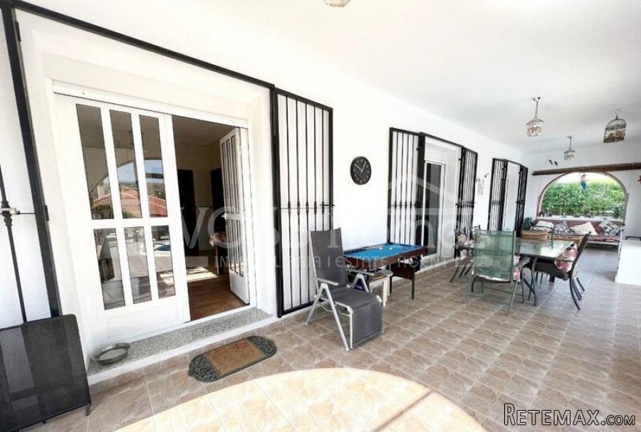 NEW TO VOSS HOMES - A spacious, traditional style villa for.. - 8