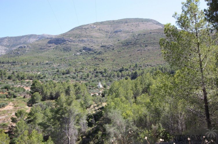 Rustic plot in Benichembla (Jalon Valley) of 10.423 sq..