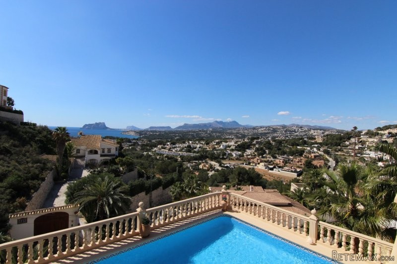 Elegant superior detached 3 bedrooms..