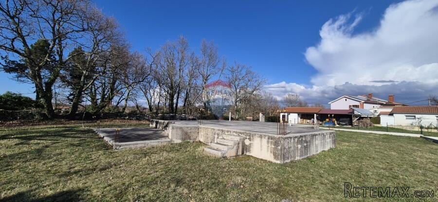 Istra, Tinjan okolica - građevinsko zemljište sa građevinsko