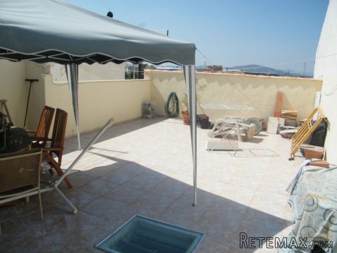 This charming typically Spanish, 2 bedroom town house is.. - 2