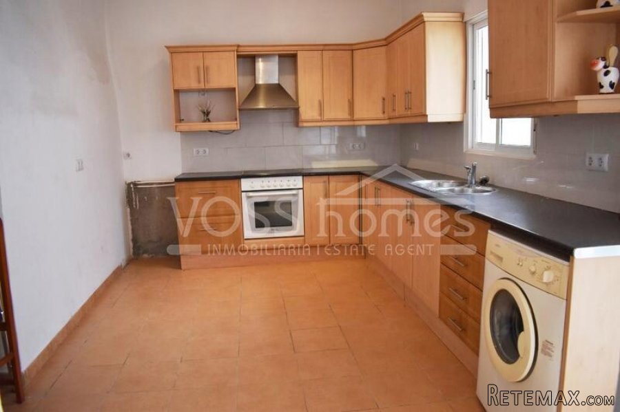 Deceptively spacious, 2 storey village houseof 138m2 in Las.. - 3