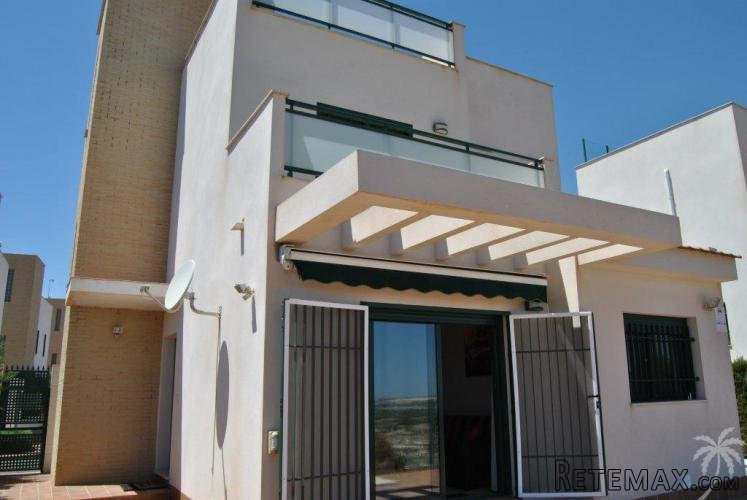 Just 200 meters from the Quesada golfcourse, we have this..