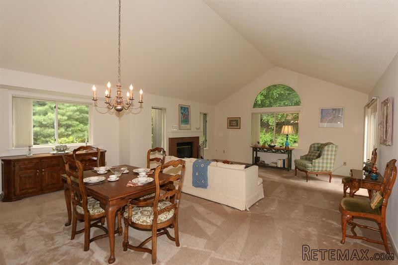 2 bedroom House For Sale: 611 Heritage..