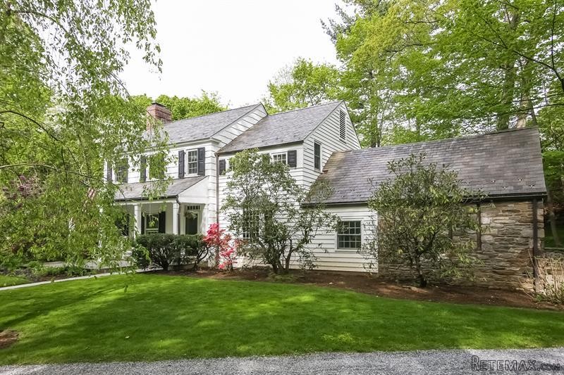 4 bedroom House For Sale: 3 Brook Lane.. - 2
