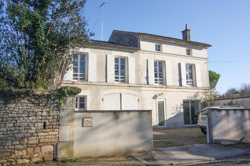 Spacious Townhouse With Garden, Pool..