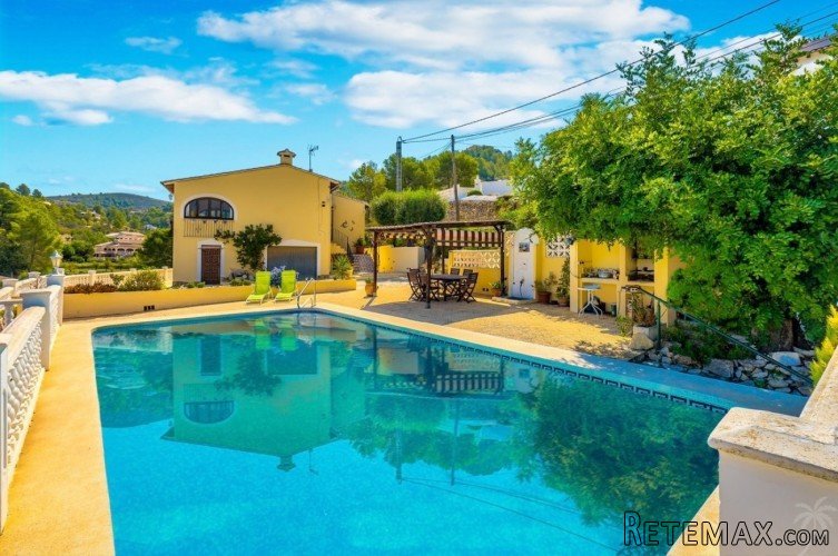 Nestled in the Valle de Lliber, this beautiful property..
