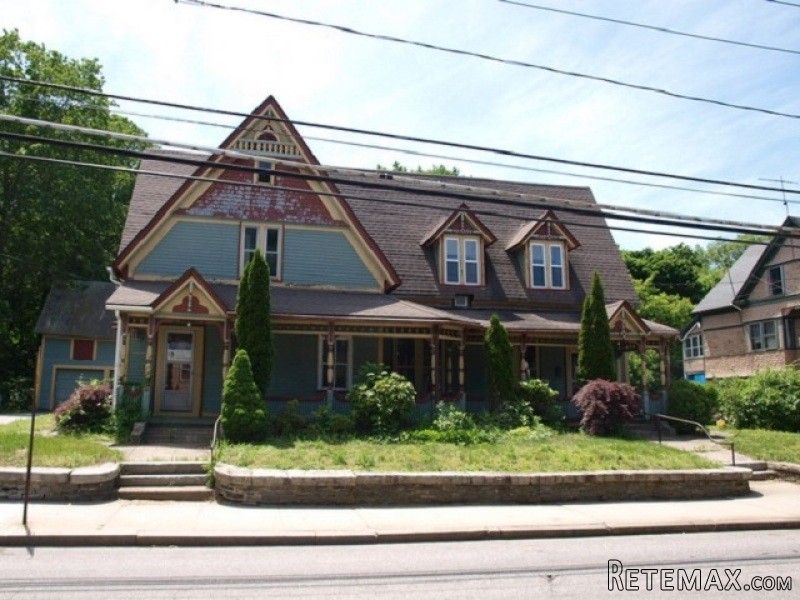 40 Woodstock Ave Putnam, CT, 06260..