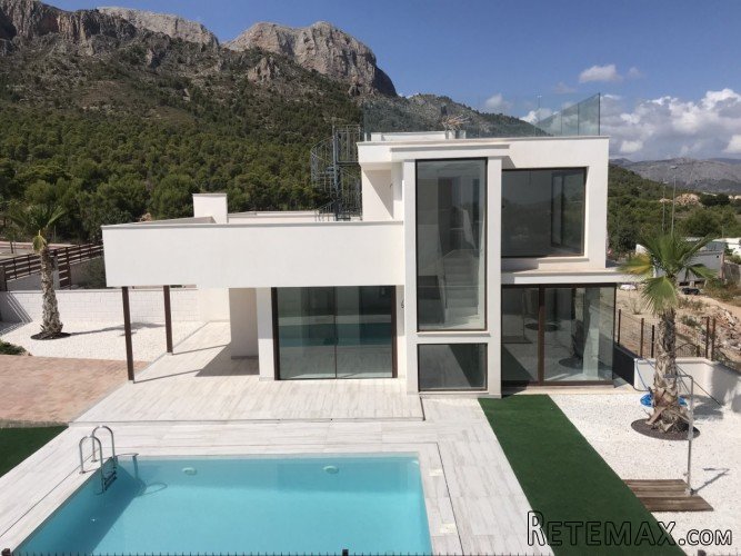 Fantastic new built villa with sea views in Polop. The..