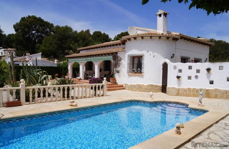 Villa within easy walking distance of..