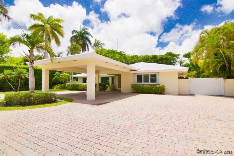 3 bedroom House For Sale: Miami 33137