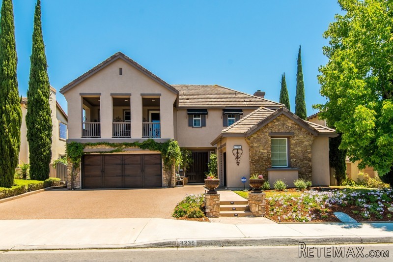3239 Avenida Aragon