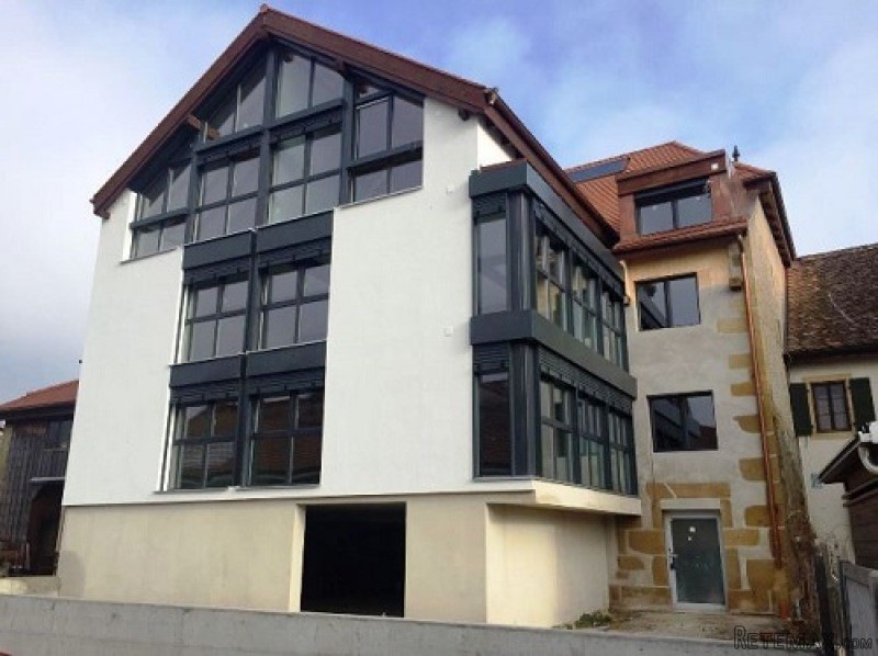 Hauts du village de St-Blaise (NE) :..