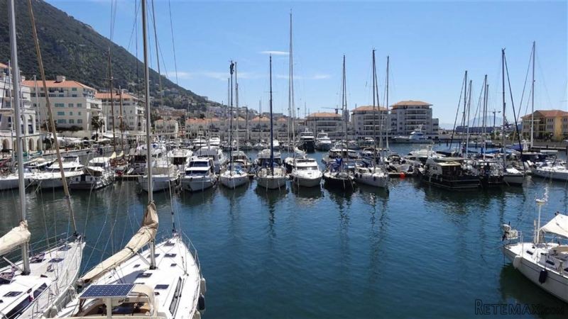 3 bed apartment in The Sails