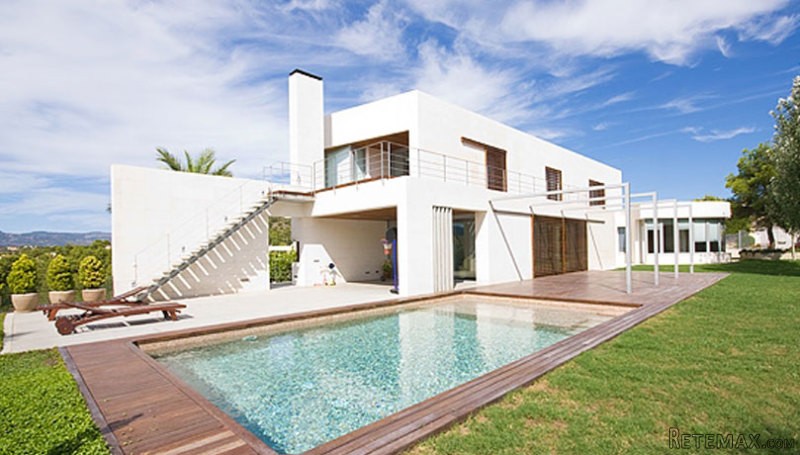 Five Bedroom Designer Villa, Santa..