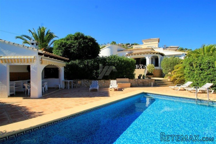 Villa for sale in Moraira, located on a completely flat..