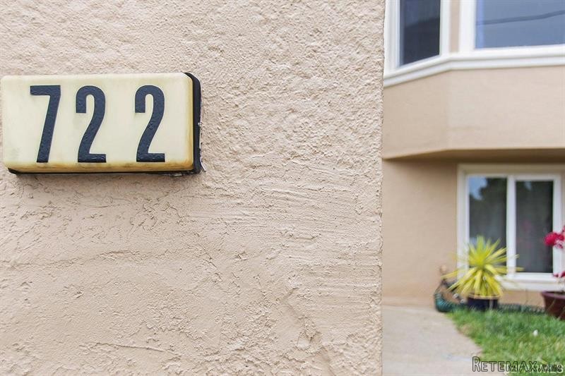 2 bedroom House For Sale: 722 Joost.. - 2
