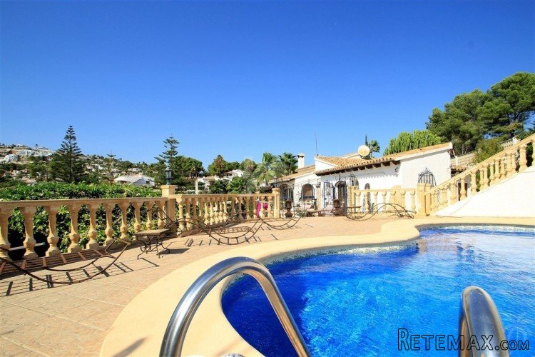 Villa for sale in Moraira, walking distance to..
