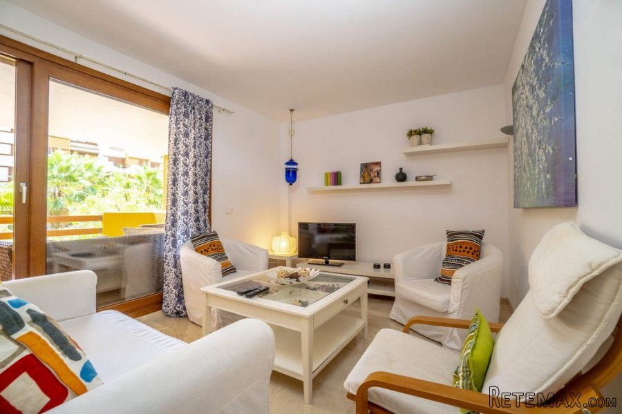 Precioso apartamento en 1ª Planta con vistas al jardín c..