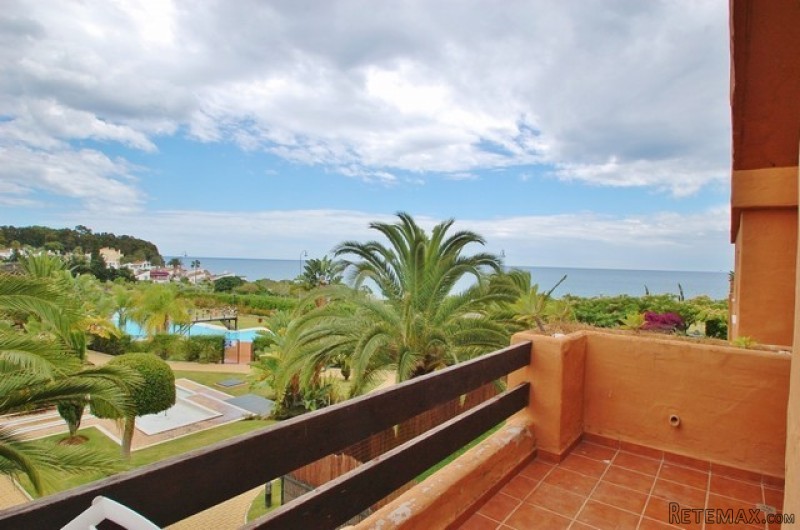 2 Bedroom Middle Floor Apartment