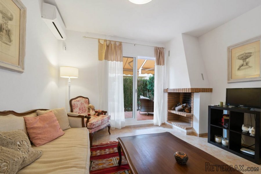 House with 3 bedrooms and 2 bathrooms, 2 terraces and a..