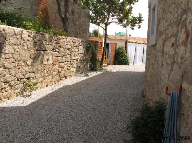 Funtana!Prilika!Uhodana apartmanska kuća na parceli sa velik - 3