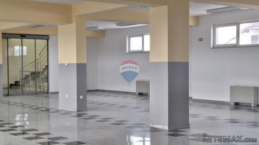Lučko/Stupnik – poslovni prostor 450 m² s parkingom