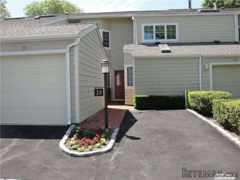 4 bedroom House For Sale: 20 Doral Bay..