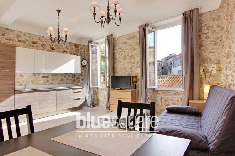 1 bed apartment in Antibes old town..