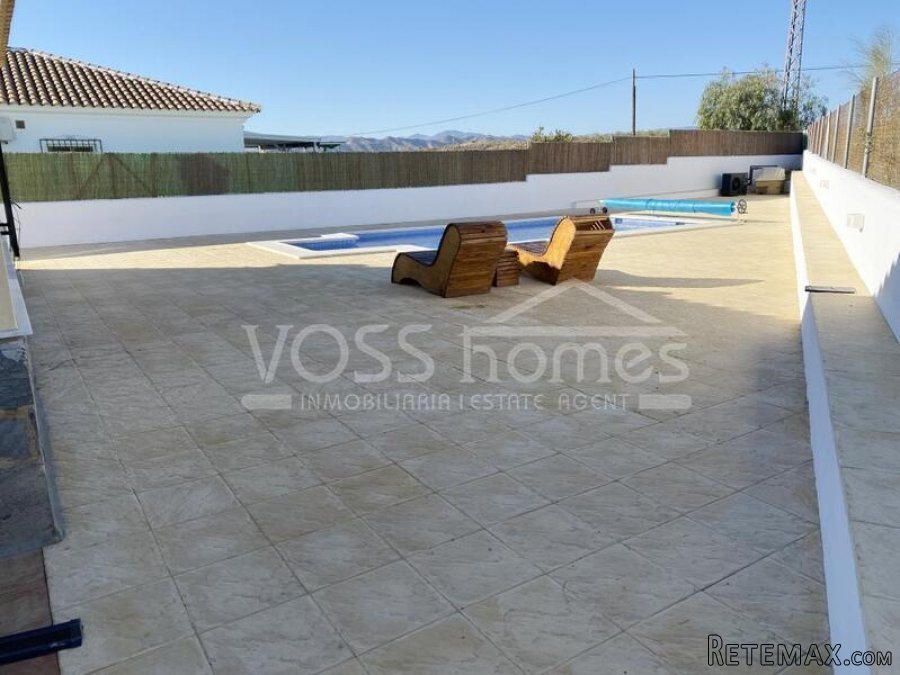 NEW & EXCLUSIVE LISTING TO VOSS HOMES - A recently.. - 11