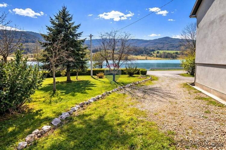 Ogulin, Jezero sabljaci, dvojna kuća s pomoćnim objektima