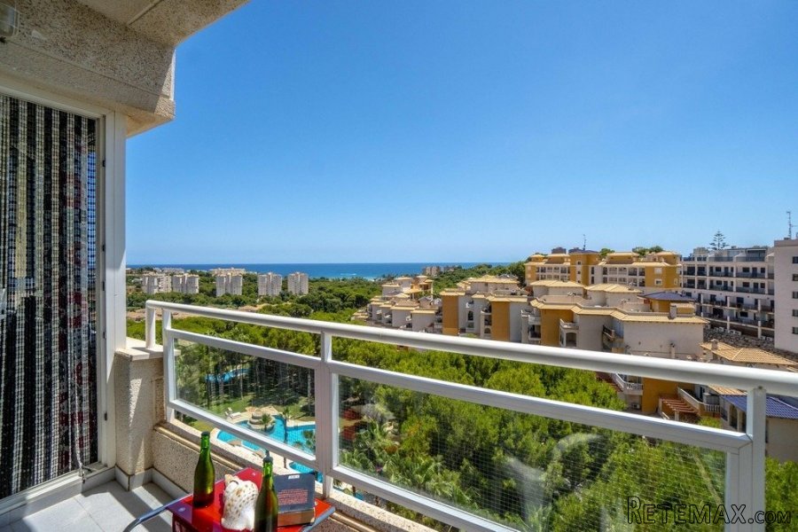 Moderno y acogedor apartamento en planta 7 en Campoamor...