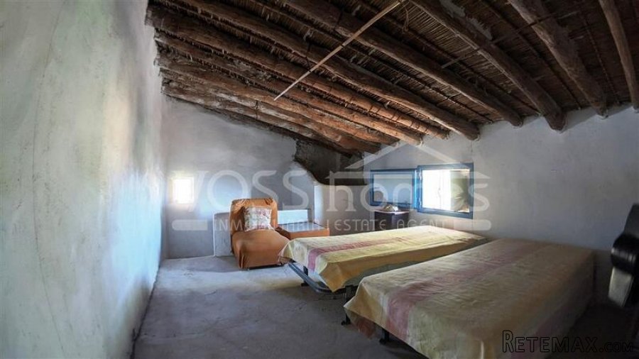 NEW LISTING - Amazing country property of 200 m² built on a.. - 12