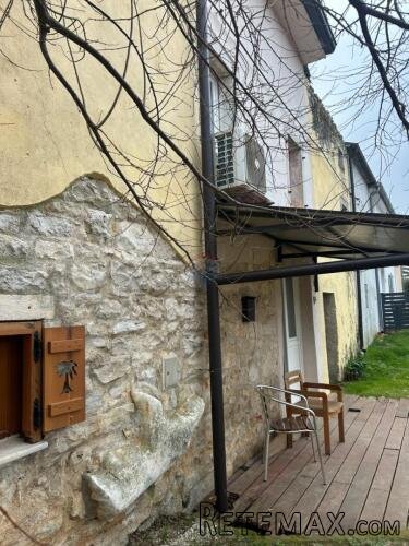Tar, kuća sa četiri apartmana - 2