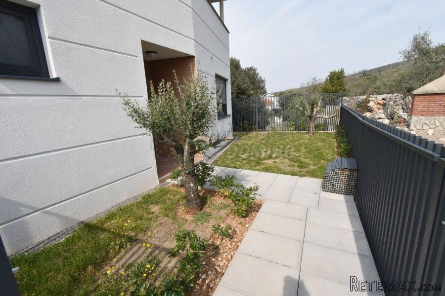 Novogradnja-luksuzni apartman s otvorenim pogledom na.. - 13