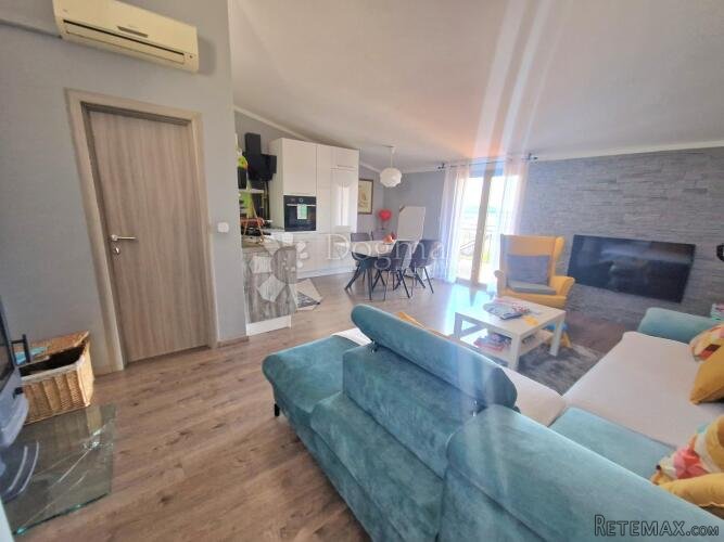 RIJETKOST U PONUDI! APARTMANSKA KUĆA S MASLINIKOM NA IZNIMN - 3