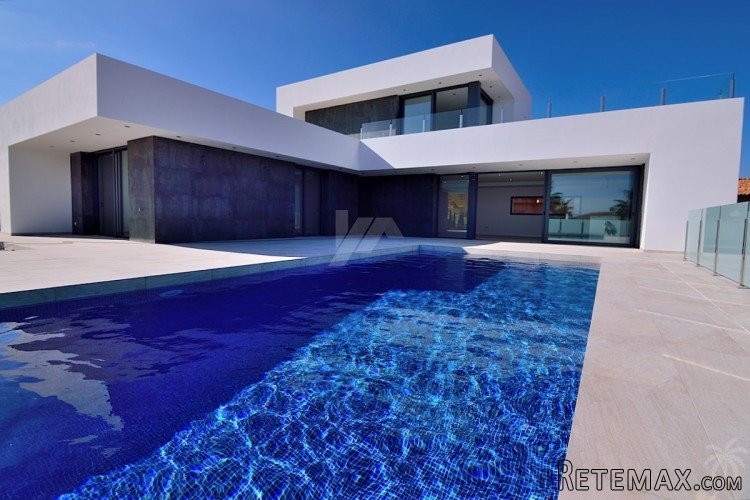 This imposing sea view villa is built to the highest..