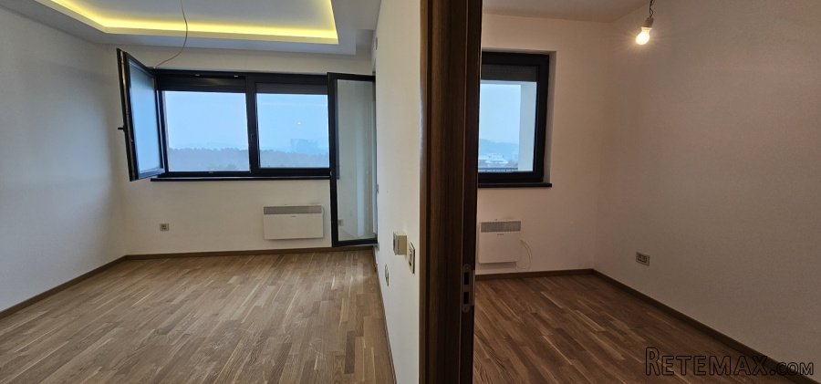 Uži centar stan na prodaju-Zlatibor - 4