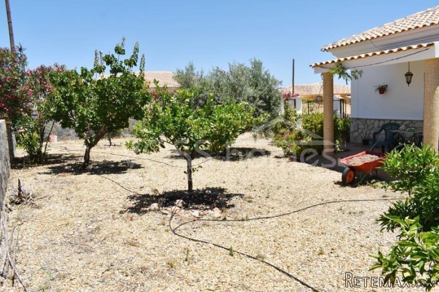 An absolute bargain, 3 bed, 2 bath, villa with H&C aircon.. - 16