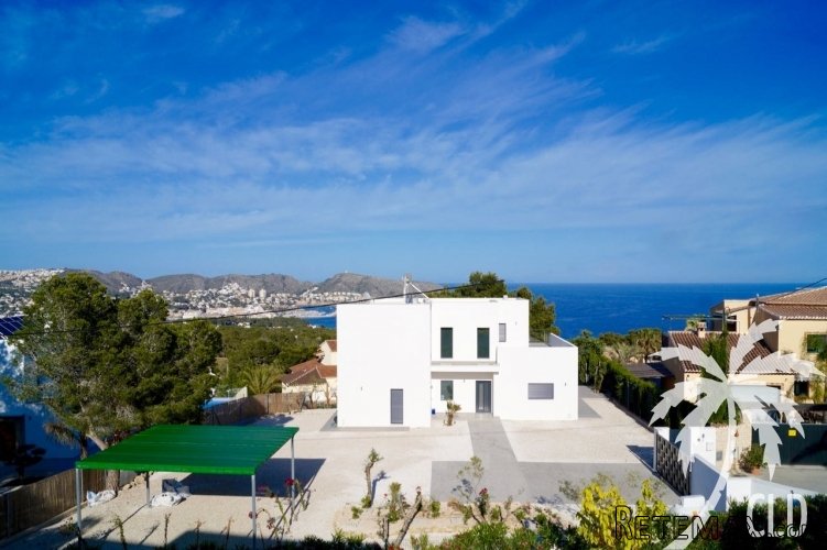 Modern villa (2014) short distance from the village with..
