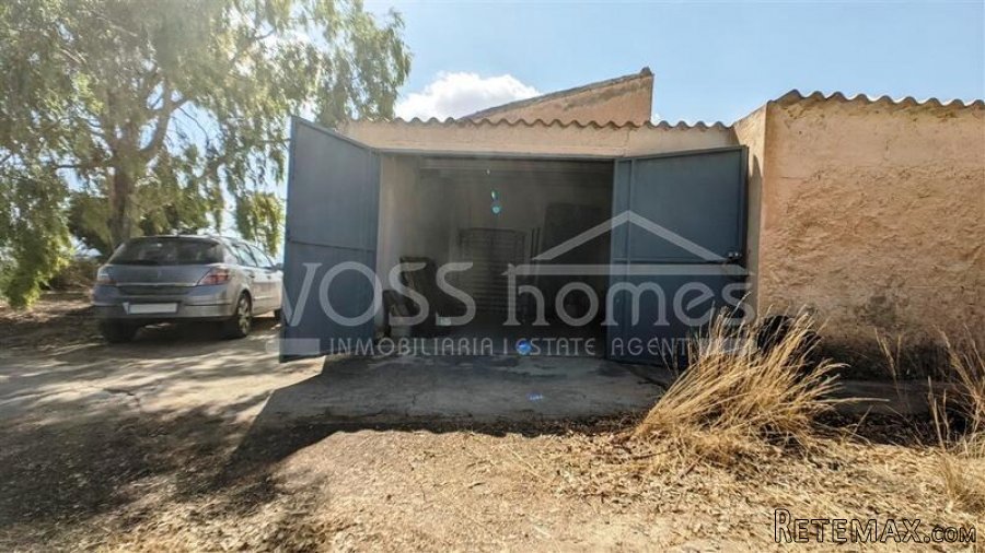 NEW LISTING - Amazing country property of 200 m² built on a.. - 17