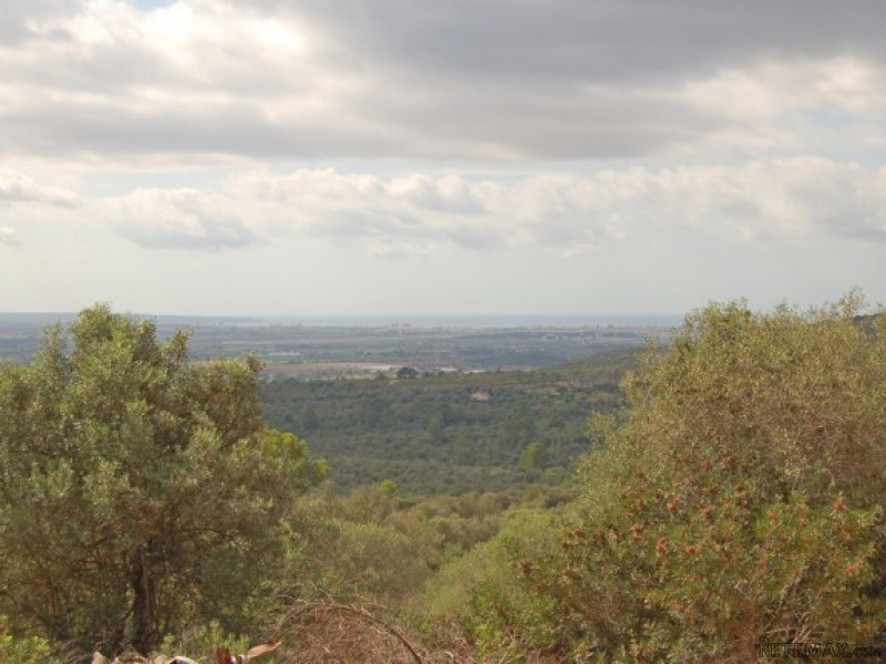 Building Plot With Bay Views In Puntiro