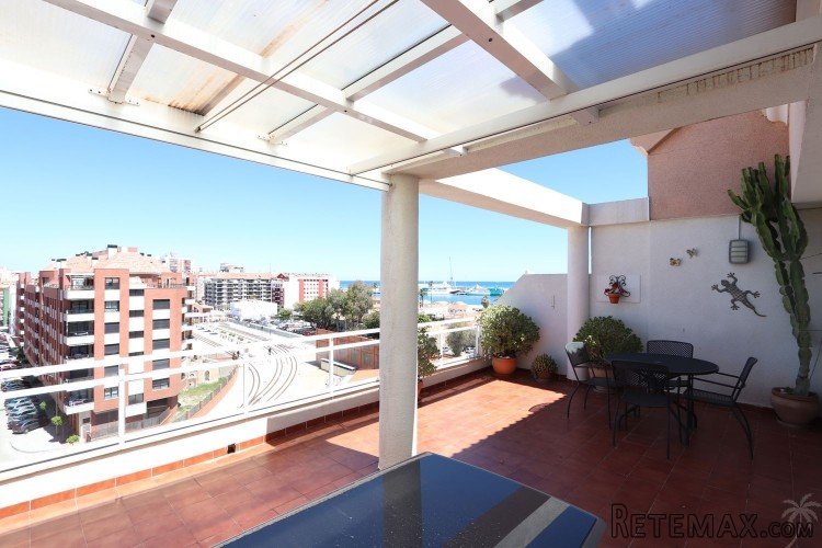 Magnificent penthouse next to the Marina with panoramic..